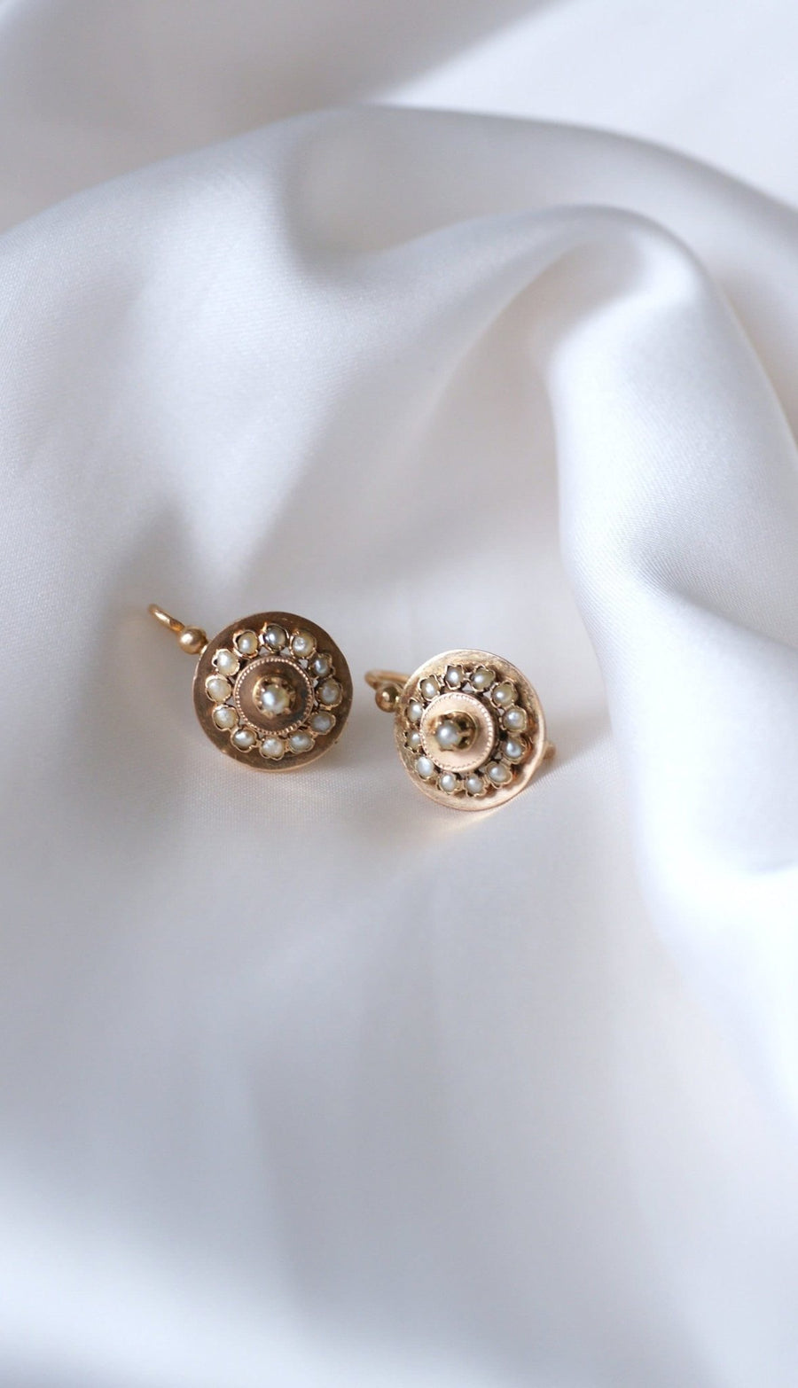 Rose gold and pearl disc antique sleepers - Galerie Pénélope