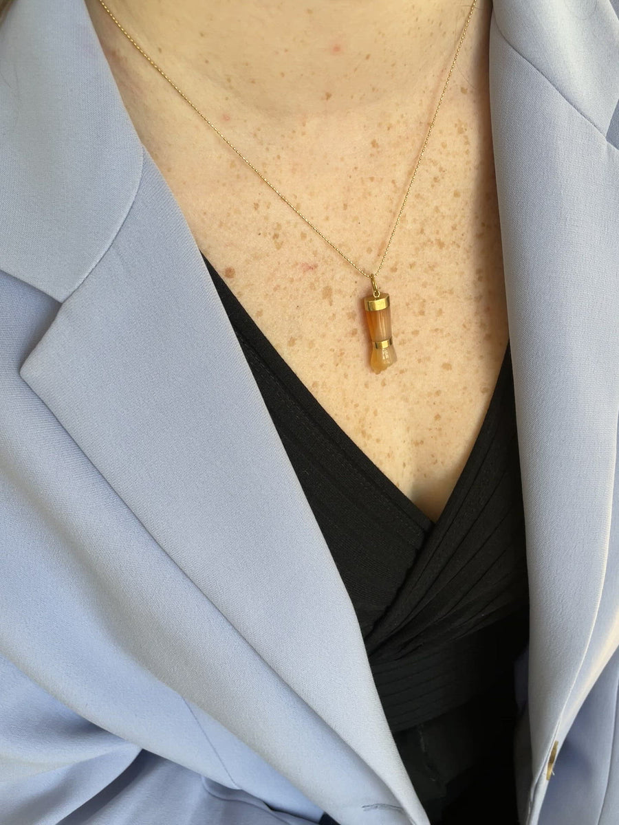 Hand pendant Figa Carnelian and gold