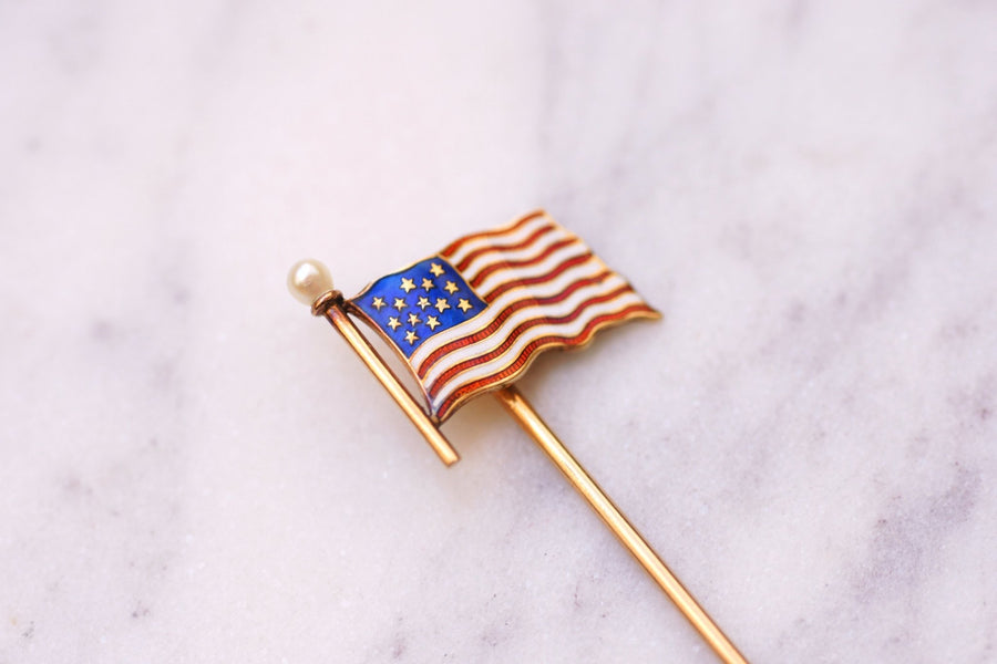 Antique USA flag pin in 14KT gold and enamel - Galerie Pénélope