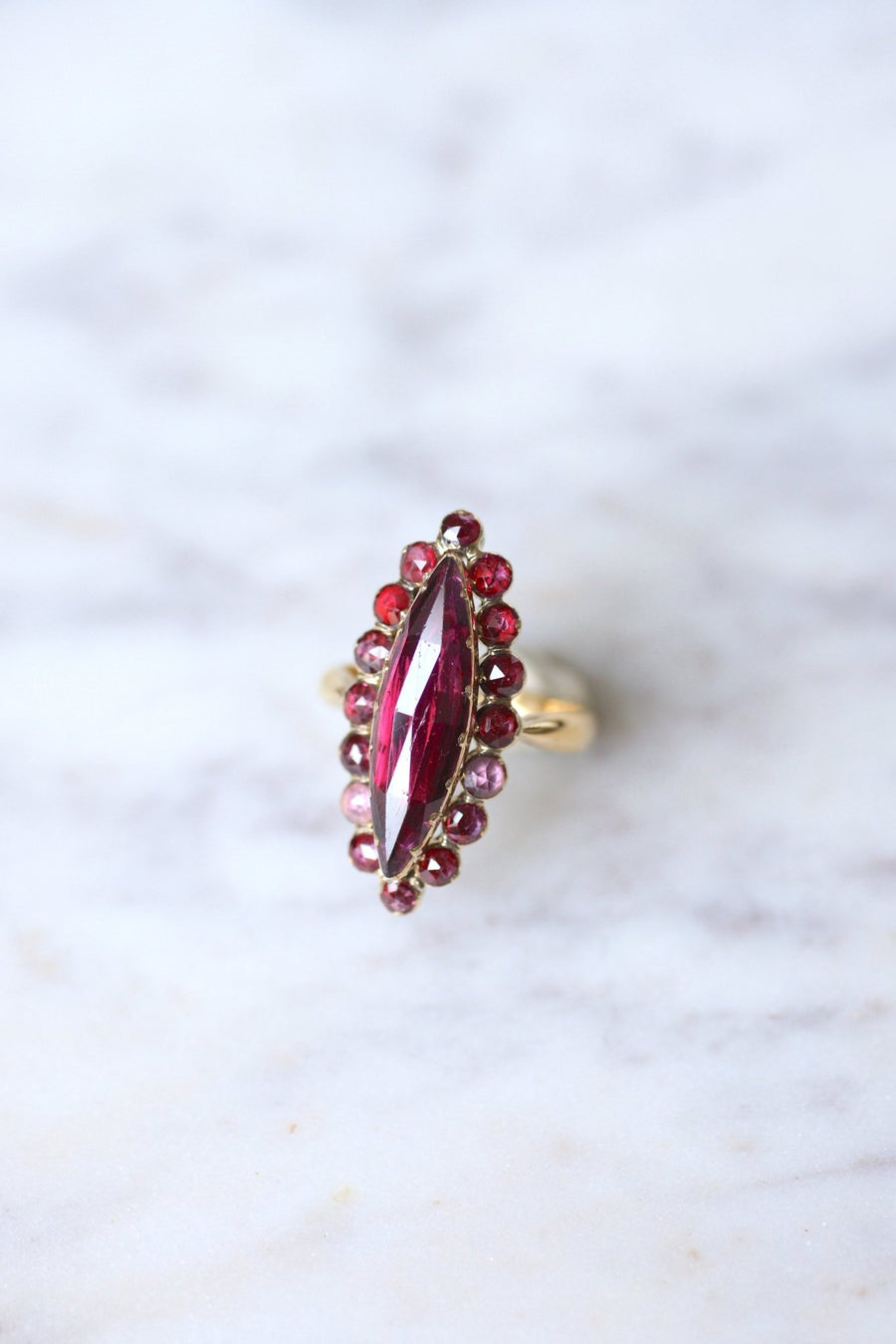 Large antique marquise ring in gold and garnets from Perpignan - Galerie Pénélope