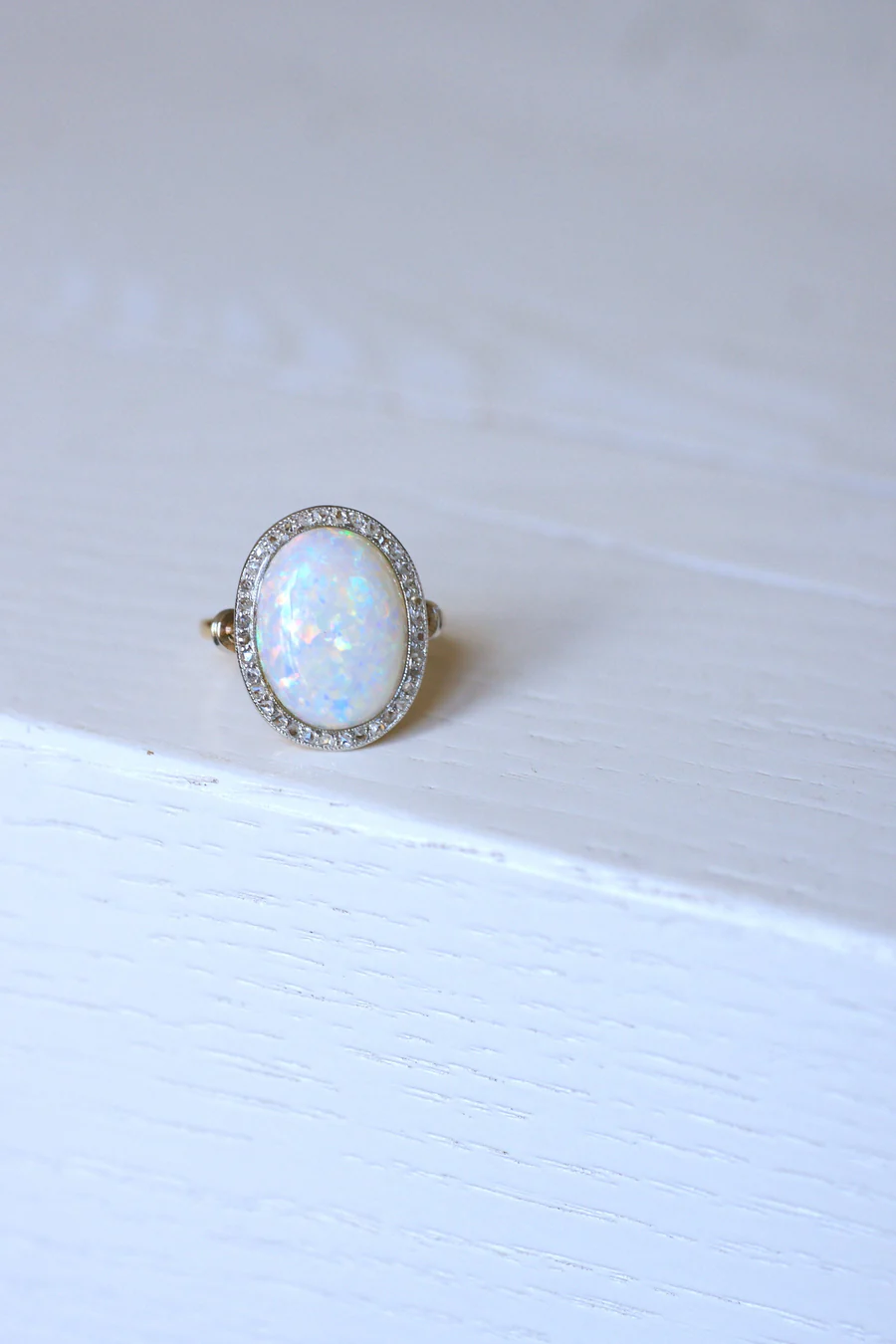 Belle Epoque Pompadour opal ring set in diamonds on gold and platinum, Circa 1900