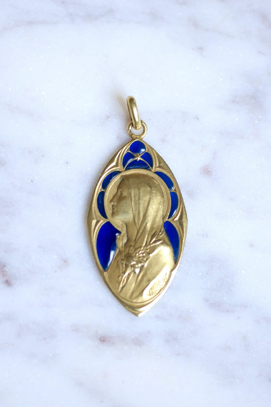 Antique gold medal, Virgin Mary, and enamel plique-updated, Circa 1920 - Galerie Pénélope
