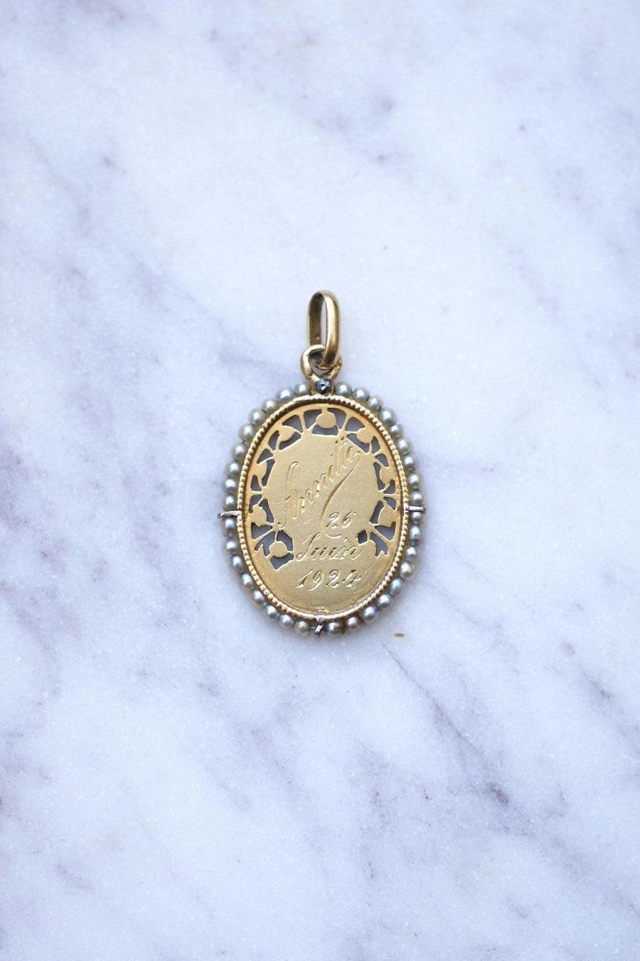 Ancient Virgin Mary medal in gold and fine pearls - Galerie Pénélope