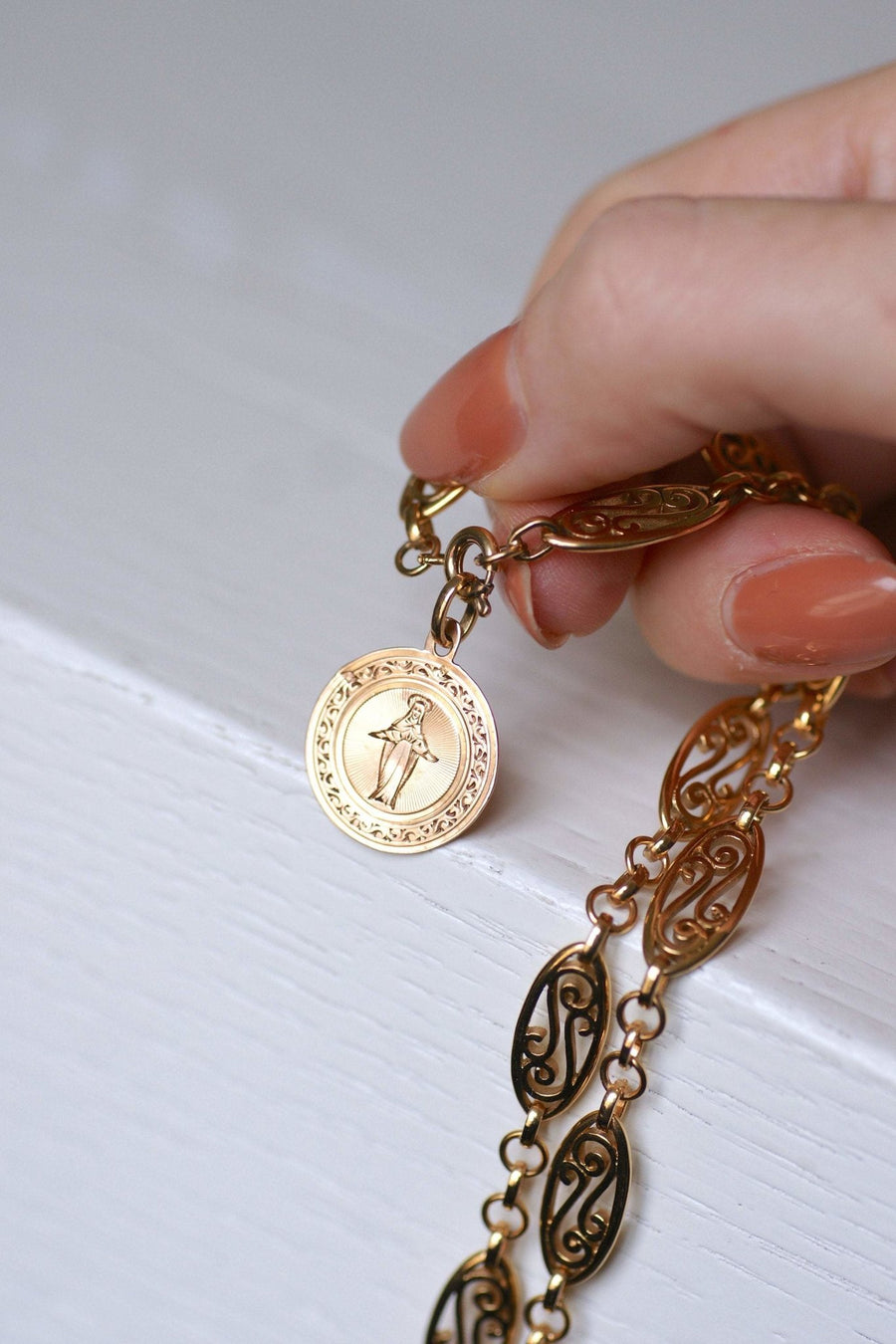 Antique Virgin Mary medal in pink gold - Penelope Gallery