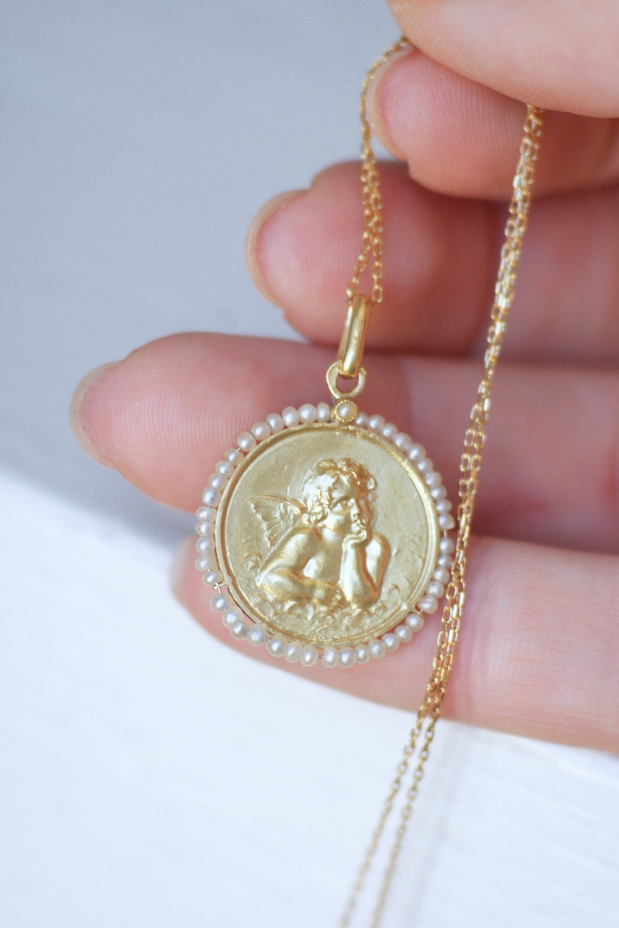 Angel Thinker gold medal with pearls - Penelope Gallery