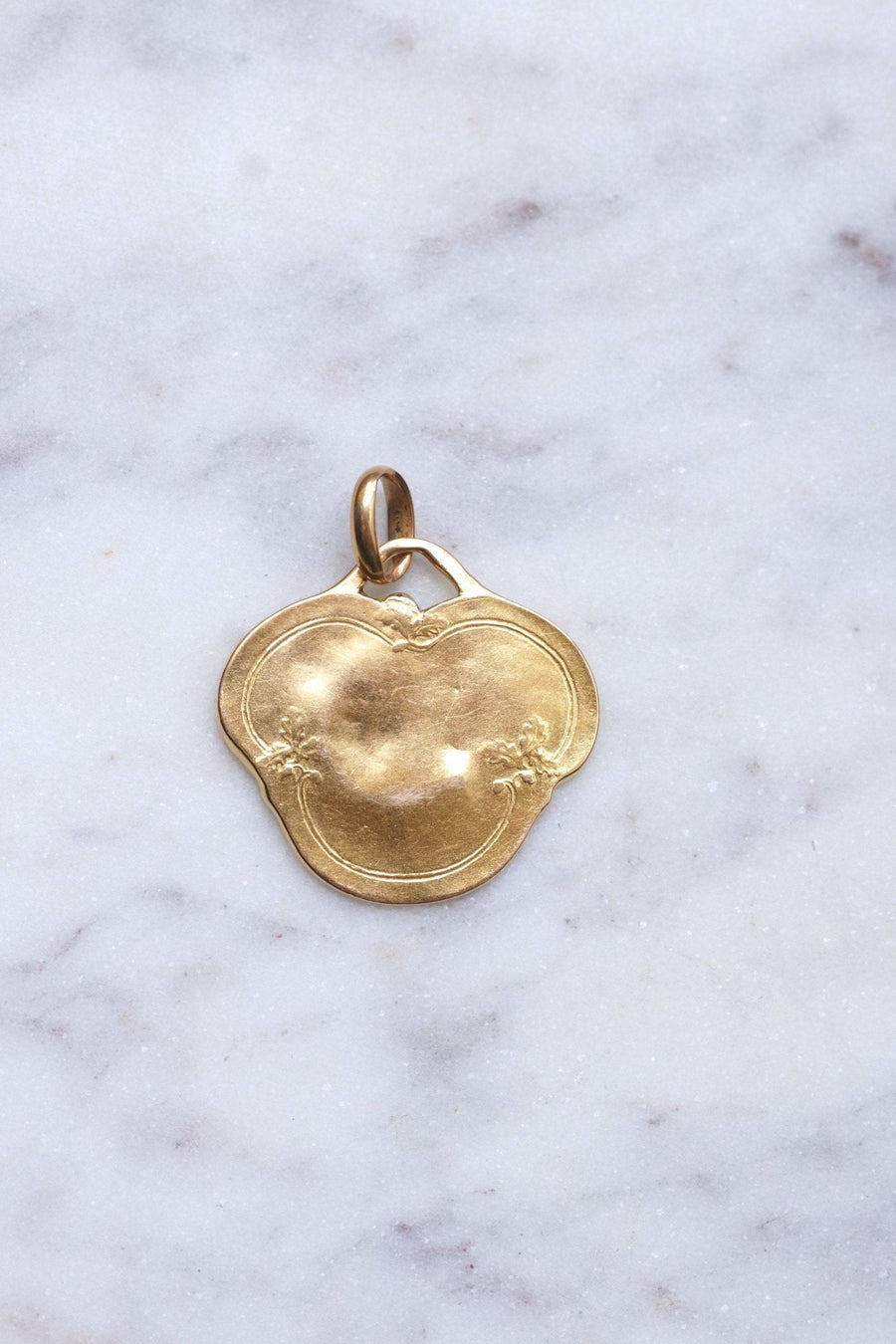 Art Nouveau Medal Gloria by F. Rasumny on gold - Galerie Pénélope