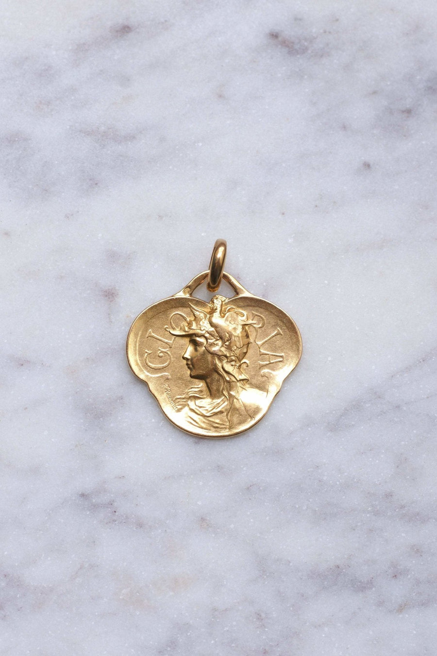 Art Nouveau Medal Gloria by F. Rasumny on gold - Galerie Pénélope