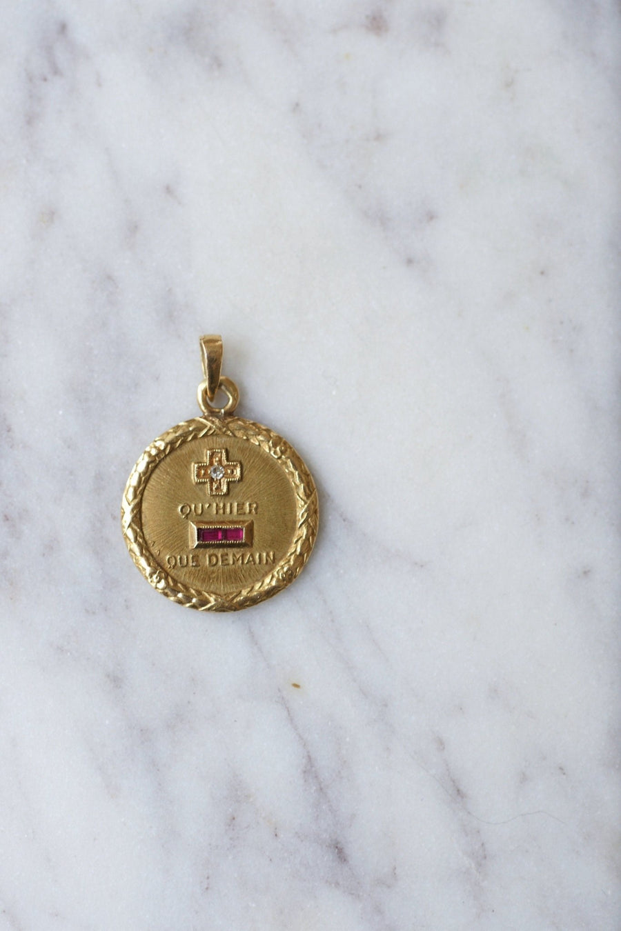 Antique A.AUGIS love medal in yellow gold, 1910 - Galerie Pénélope