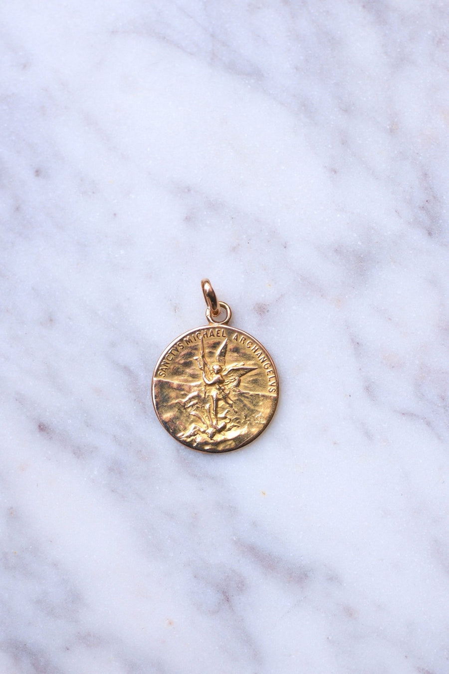 Vintage Saint Michael's christening medal in yellow gold - Galerie Pénélope