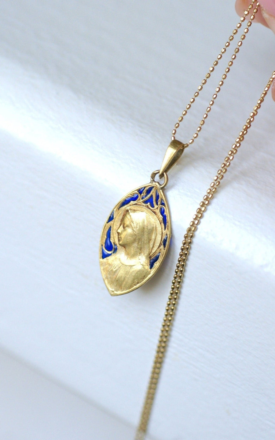 Gold enamel medal Virgin Mary, Dropsy - Penelope Gallery