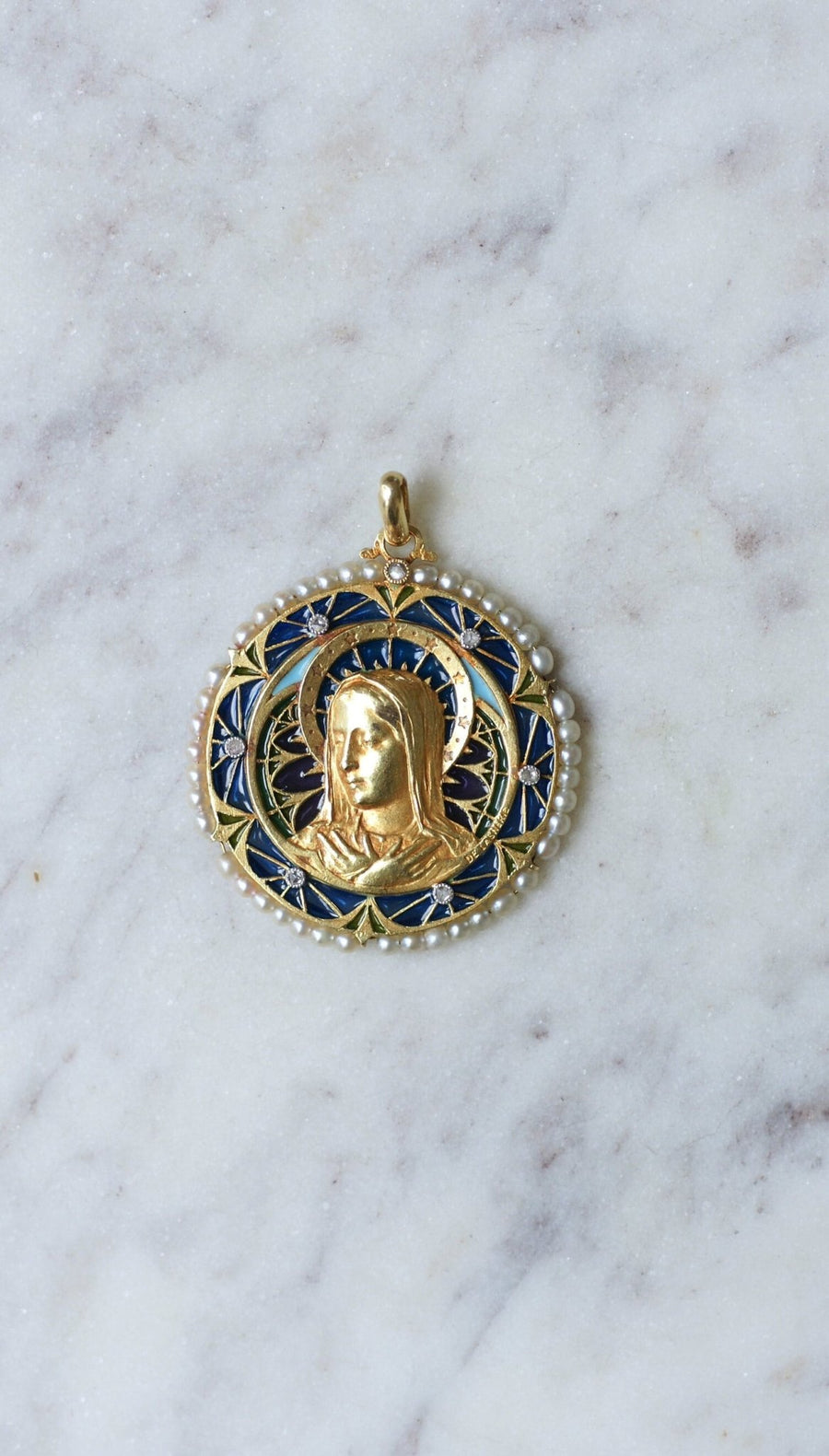 Virgin Mary medal, plique à jour enamel, pearls and diamonds - Galerie Pénélope