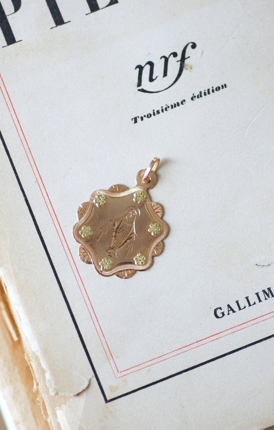 Vierge rose gold medal - Galerie Pénélope