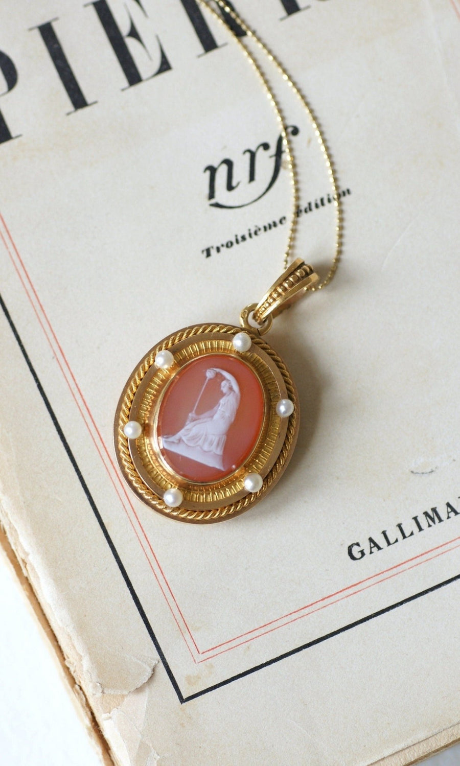 Agate and pearl cameo on yellow gold - Galerie Pénélope