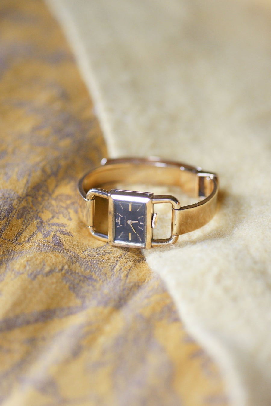 LeCoultre LeCoultre for Hermès ladies' mechanical watch in gold, 1970's - Galerie Pénélope