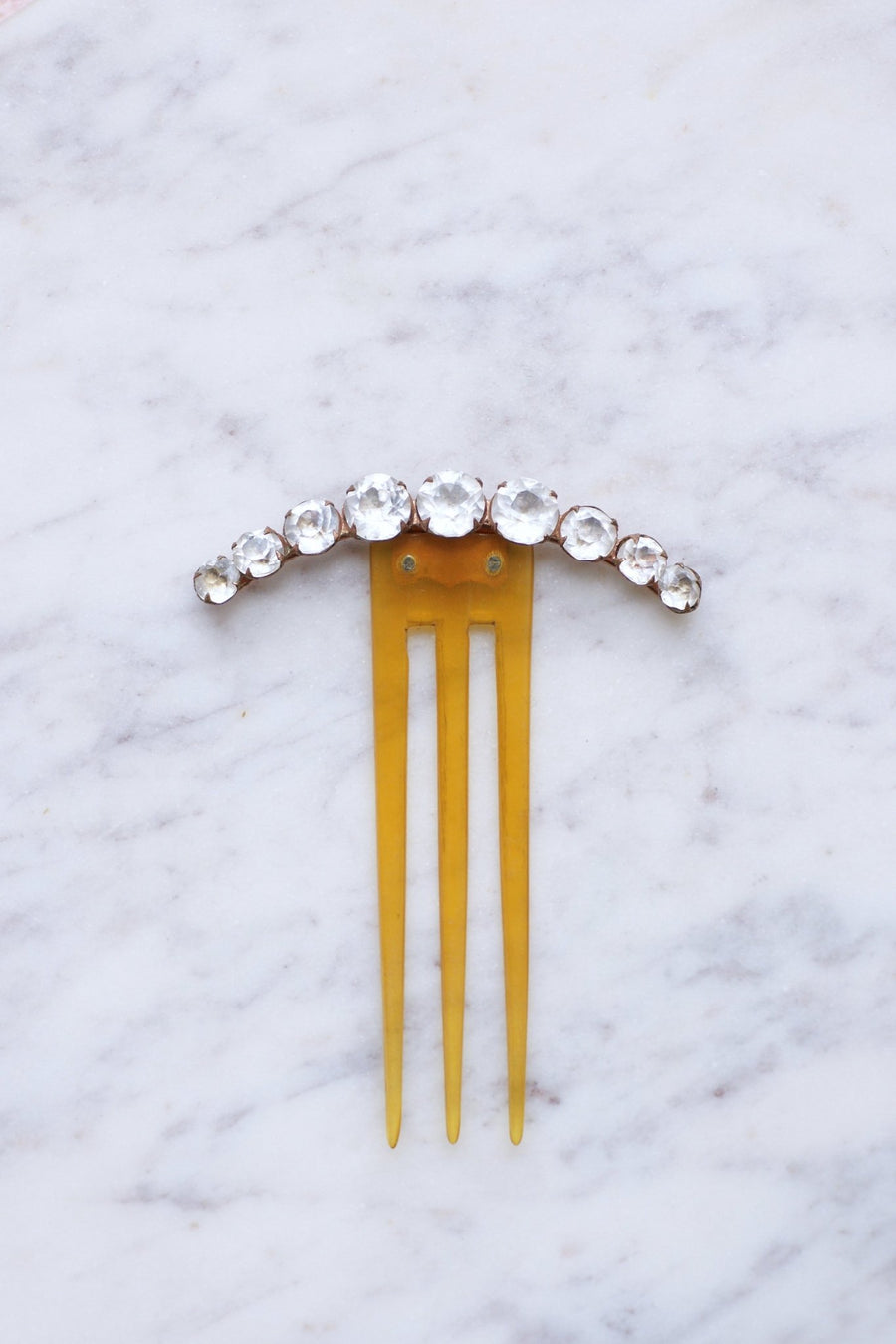 Antique half moon comb, Rhine stones on horn - Galerie Pénélope