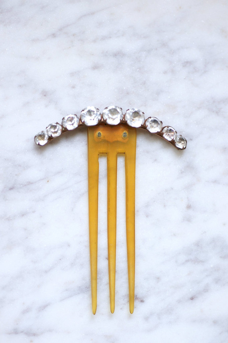 Antique half moon comb, Rhine stones on horn - Galerie Pénélope