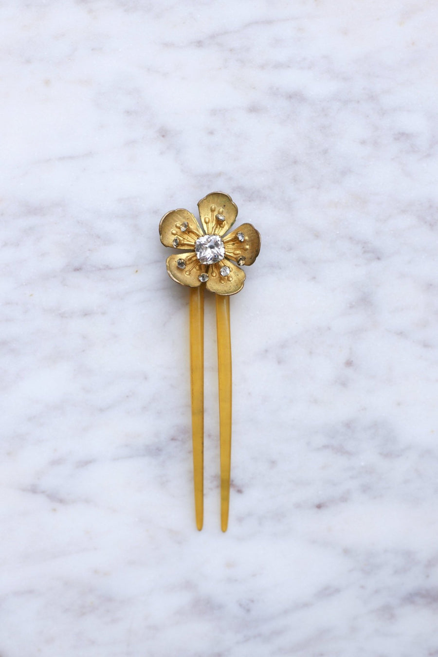 Antique comb, wild rose, horn and rhinestone - Galerie Pénélope