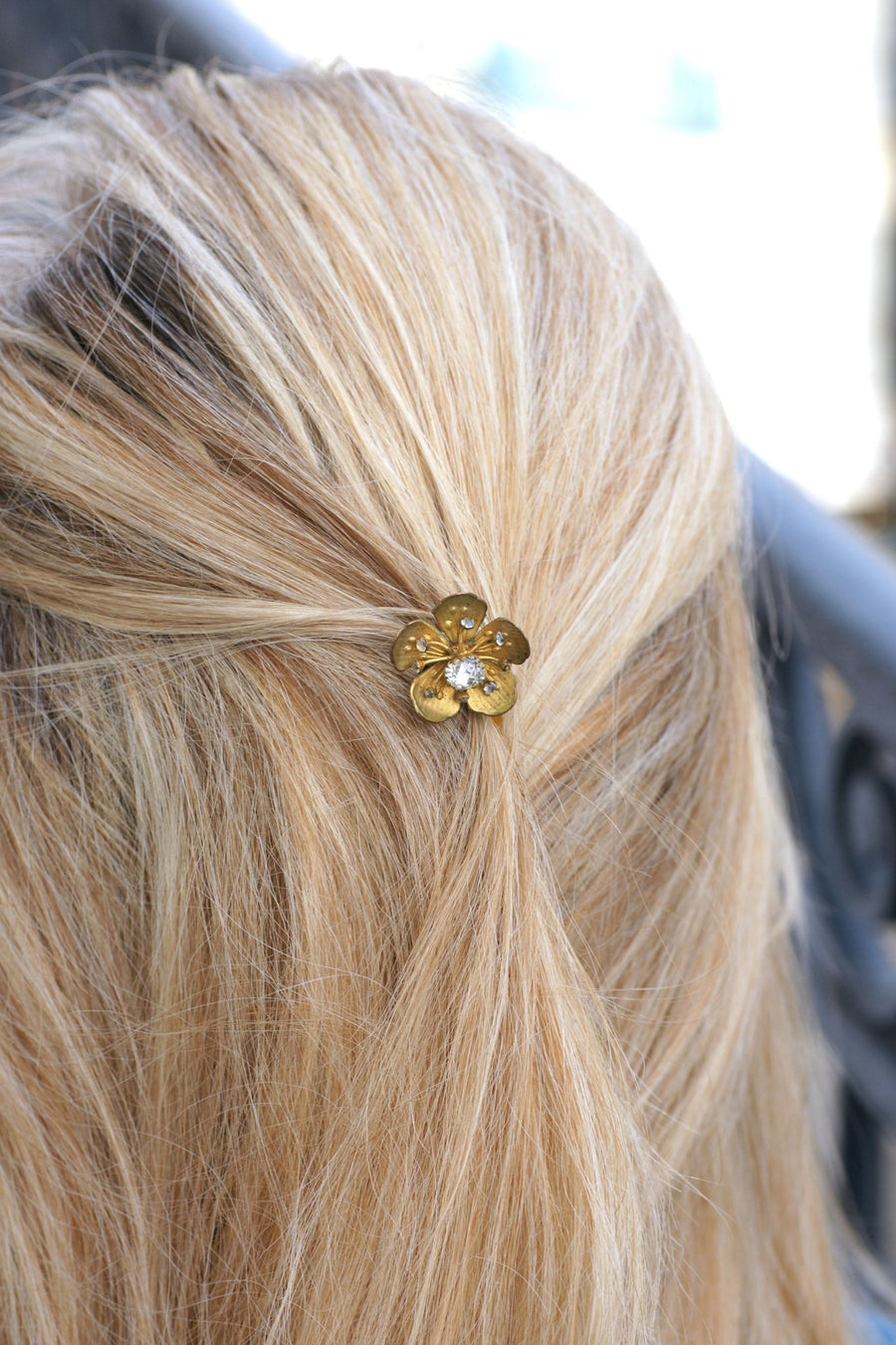 Antique comb, wild rose, horn and rhinestone - Galerie Pénélope