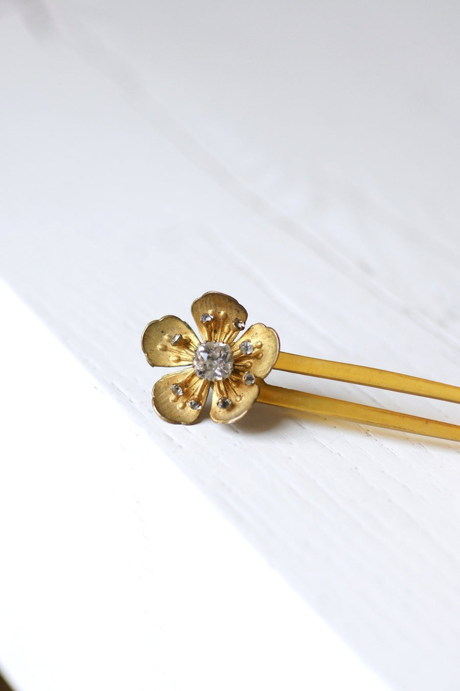 Antique comb, wild rose, horn and rhinestone - Galerie Pénélope
