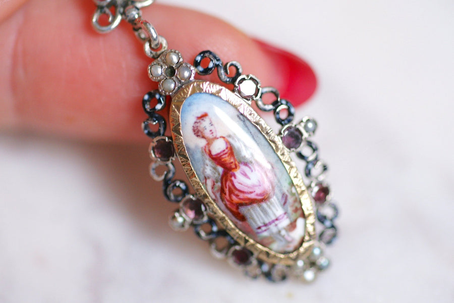 Antique gold and silver pendant decorated with a miniature on porcelain - Galerie Pénélope