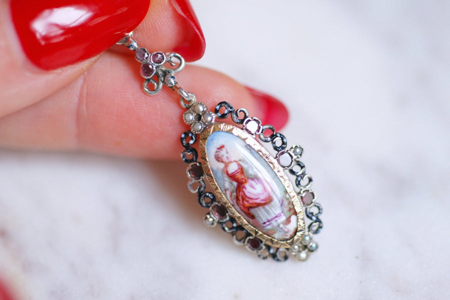 Antique gold and silver pendant decorated with a miniature on porcelain - Galerie Pénélope