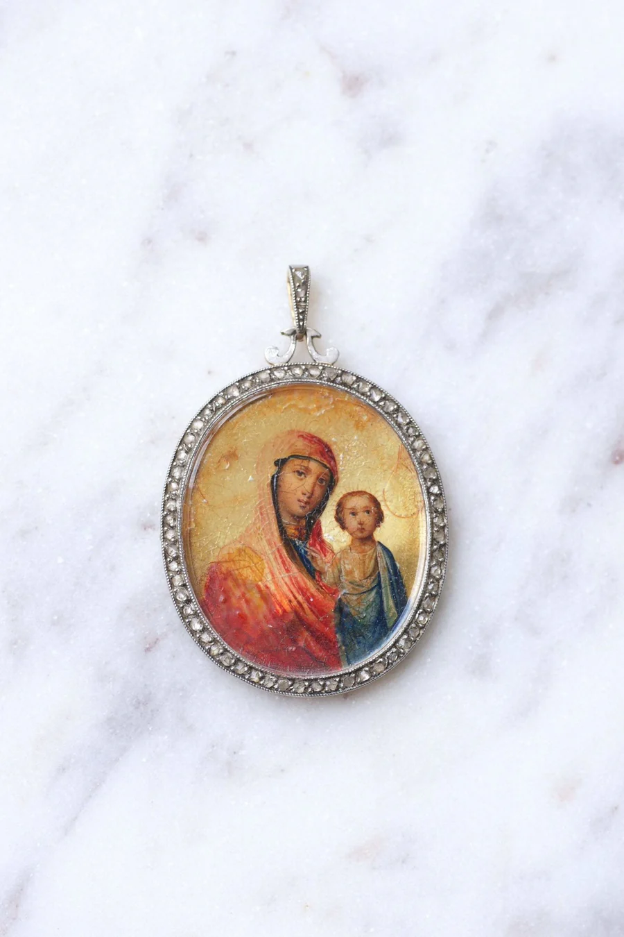 Antique gold pendant, Mother of God icon from Kazan, surrounded by diamonds - Galerie Pénélope