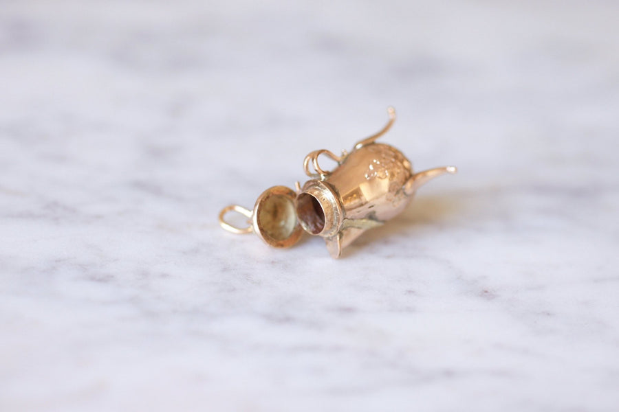 Antique 9Kt yellow and pink gold teapot pendant, 18th Century - Galerie Pénélope
