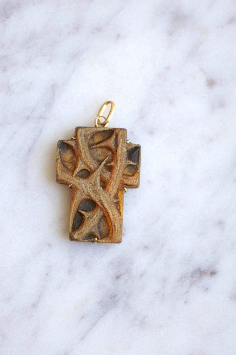Art Nouveau gold and horn cross pendant, Circa 1910 - Penelope Gallery