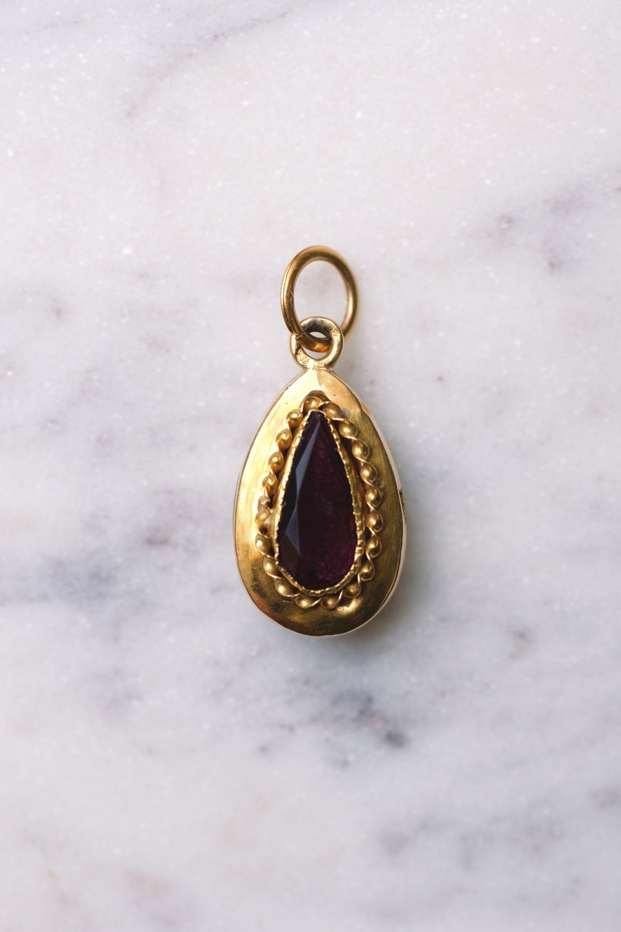 Antique drop pendant in yellow gold and purple stone - Galerie Pénélope