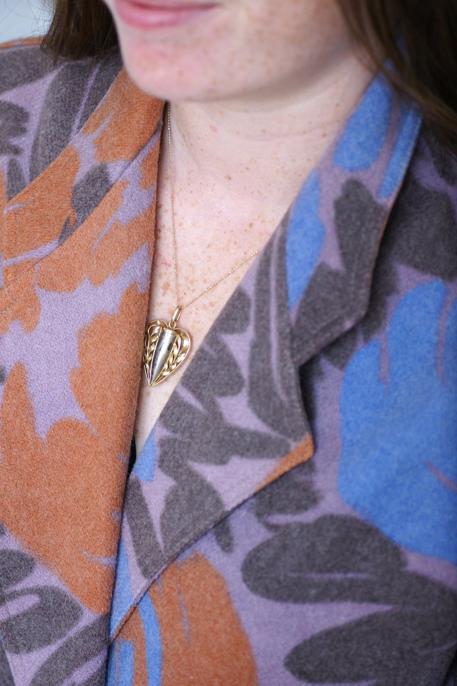 Yellow gold pendant and case - Penelope Gallery