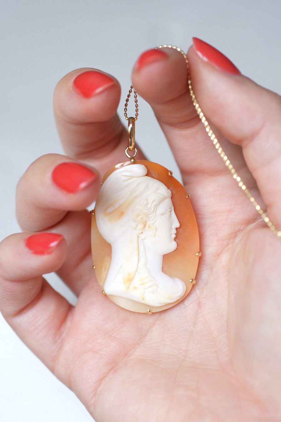 Marianne cameo shell pendant - Penelope Gallery