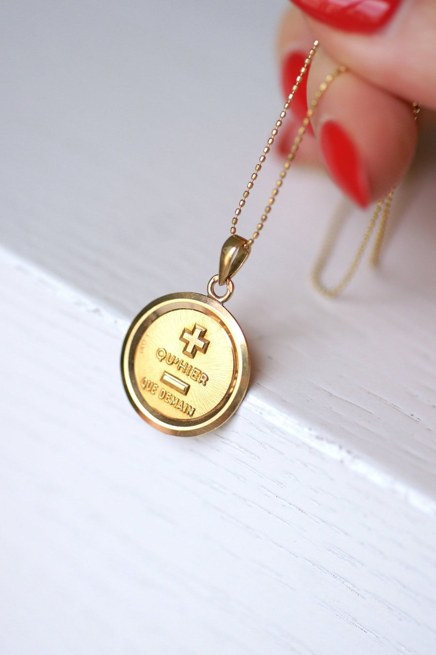 Pendant A.AUGIS Love Medal in 18Kt Yellow Gold - Galerie Pénélope