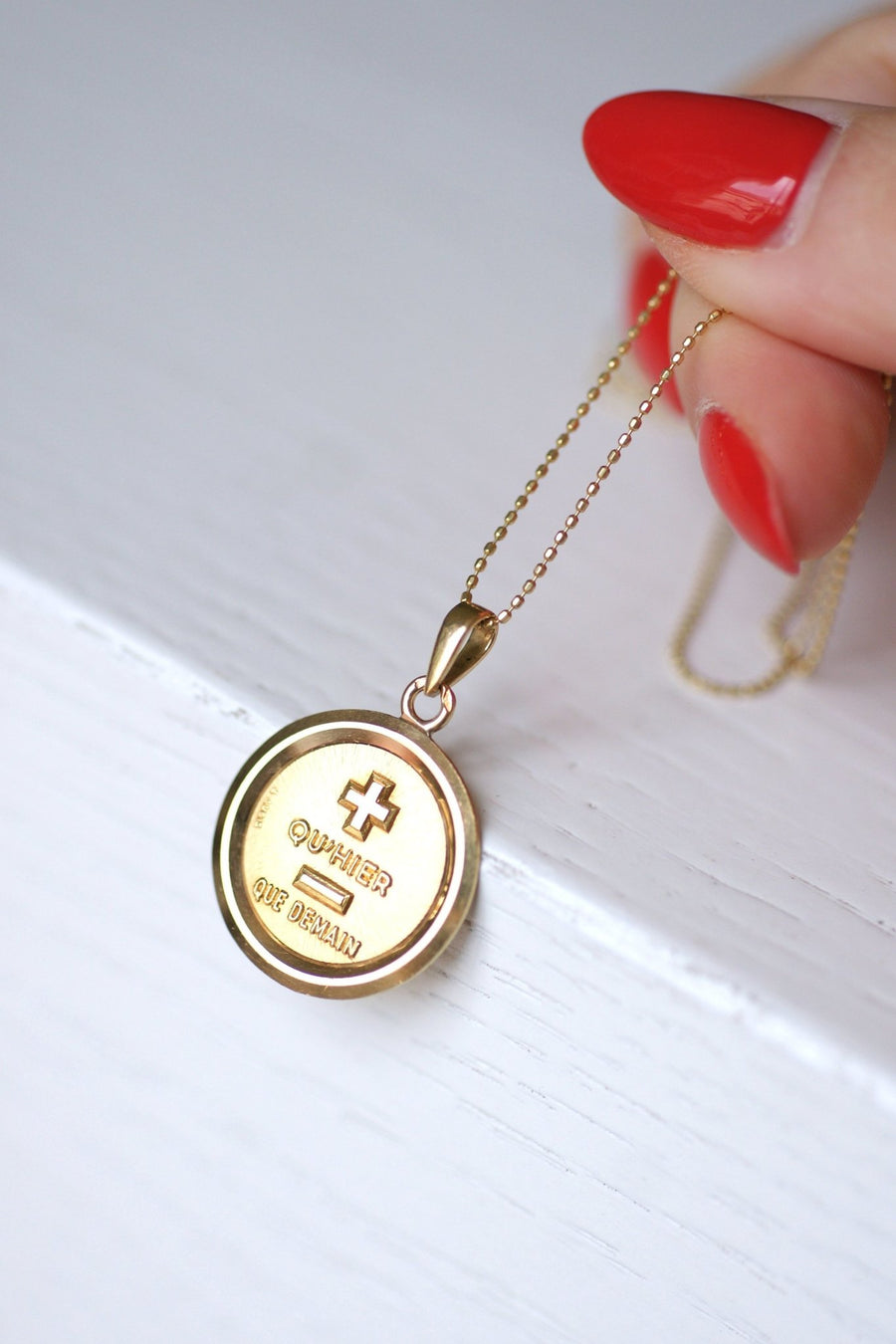 Pendant A.AUGIS Love Medal in 18Kt Yellow Gold - Galerie Pénélope