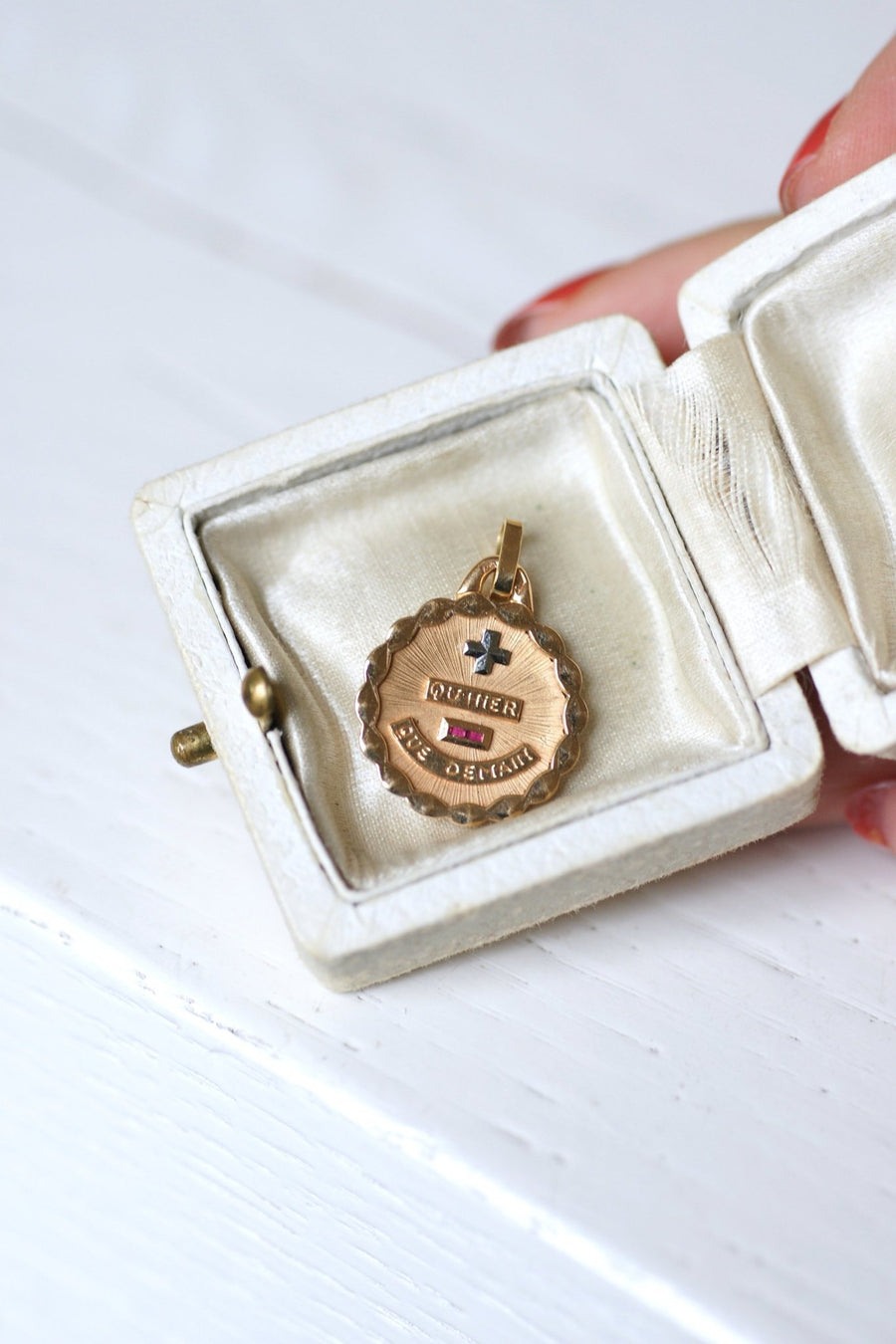 Augis Love Pendant in yellow gold - Galerie Pénélope