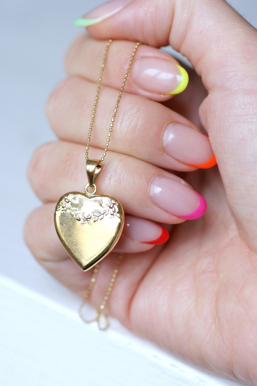 Antique heart opening medallion pendant in yellow gold - Galerie Pénélope