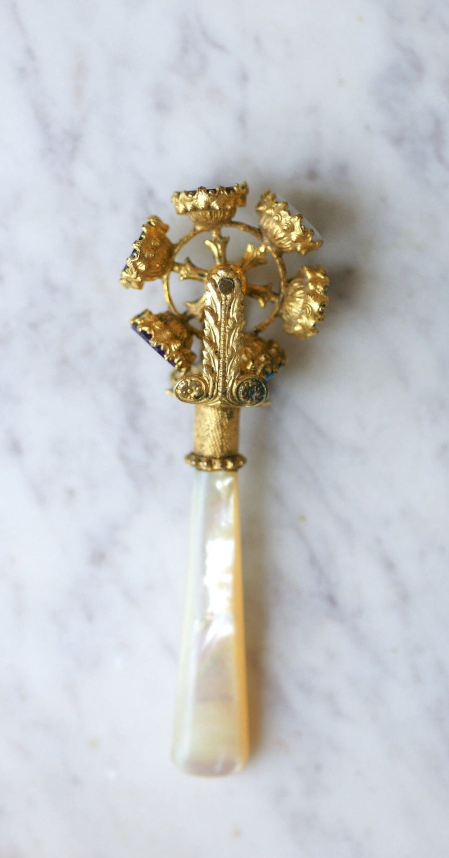 Intaglio cachet wheel, mother-of-pearl handle - Galerie Pénélope