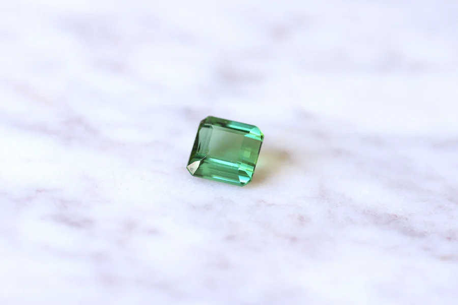 Green Tourmaline 4.53 Cts, emerald cut - Galerie Pénélope