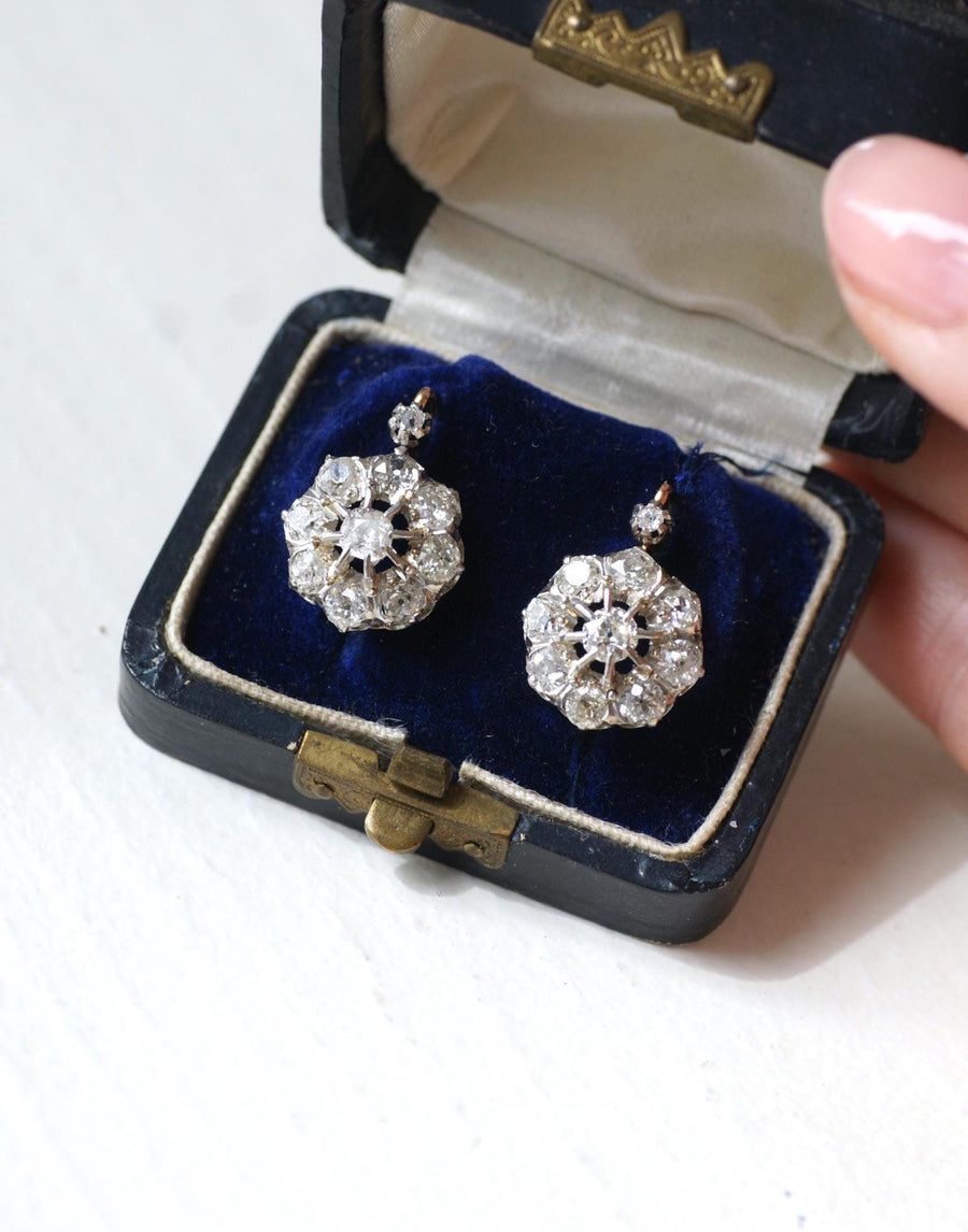 デイジー・ピアス Dormeuses ダイヤモンド 3.00カラット ゴールドとプラチナ