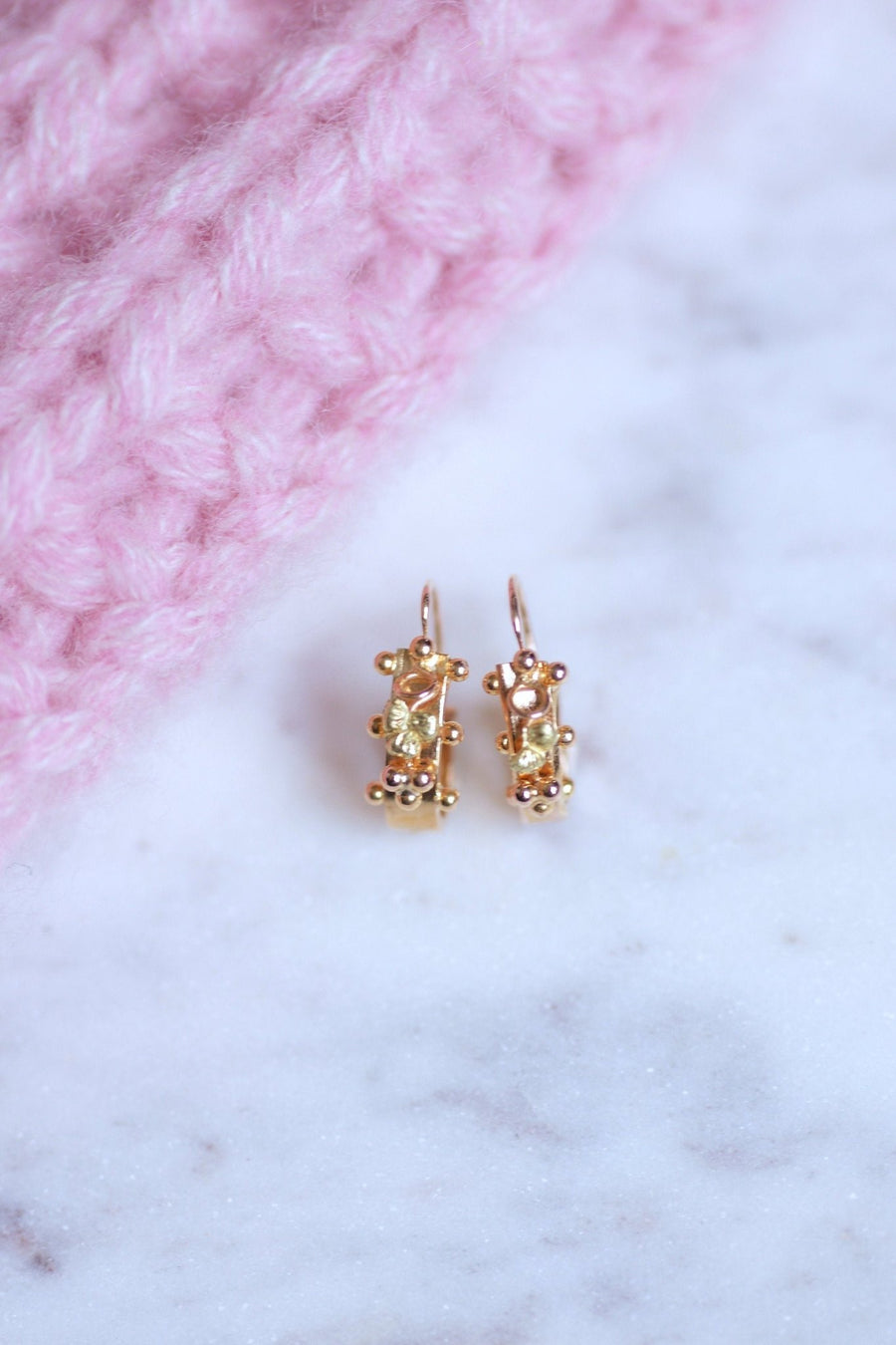 アンティークローズゴールドのフィッシュピアス - Penelope Gallery