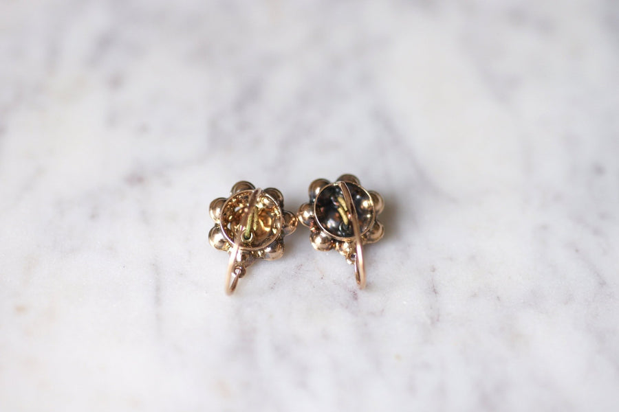 アンティークピンクゴールドとガーネットのスリーパーピアス - Penelope Gallery