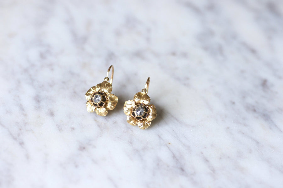 アンティークの花とダイヤモンドのイヤリング - Galerie Pénélope