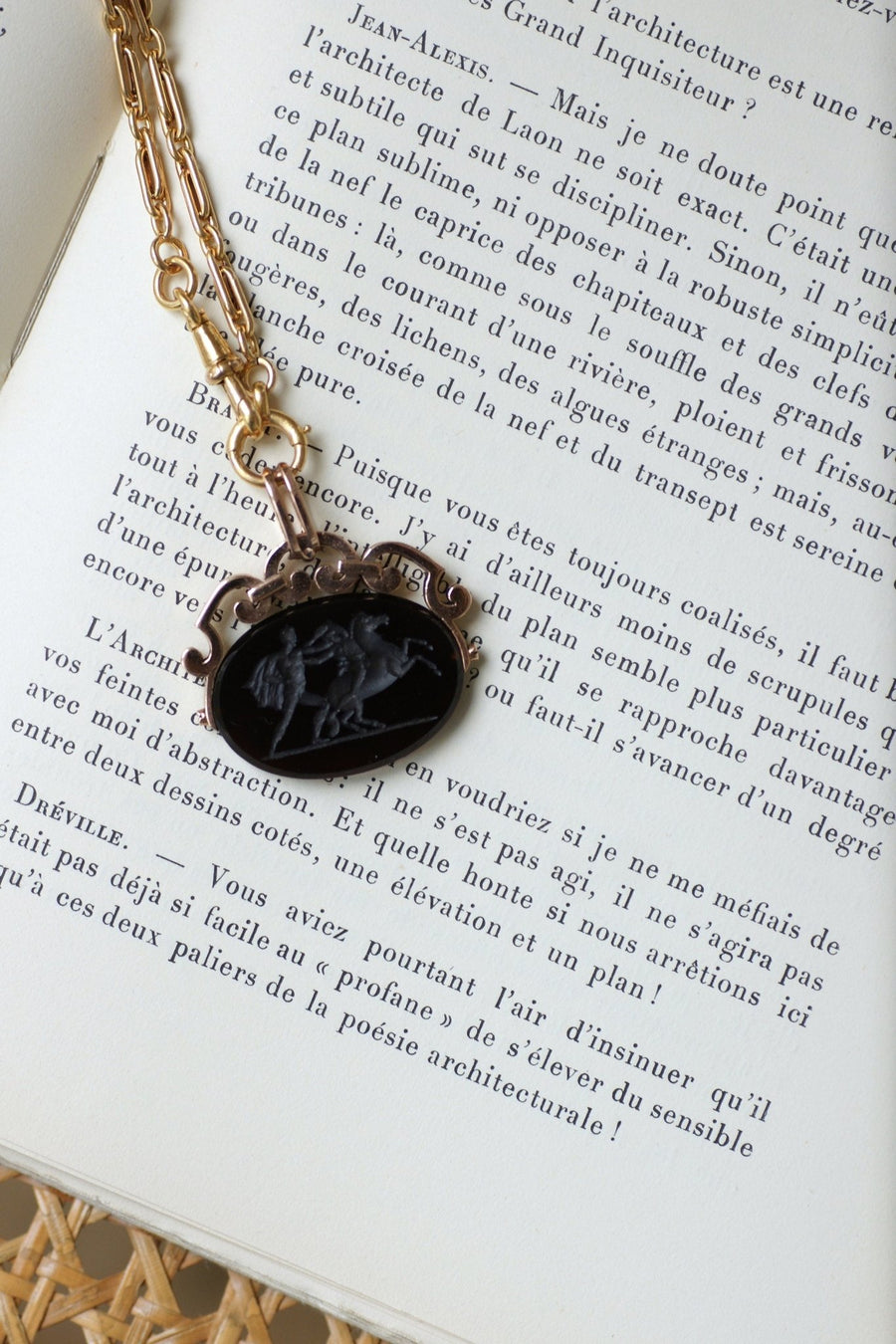 イワシの刺繍ペンダント - Penelope Gallery