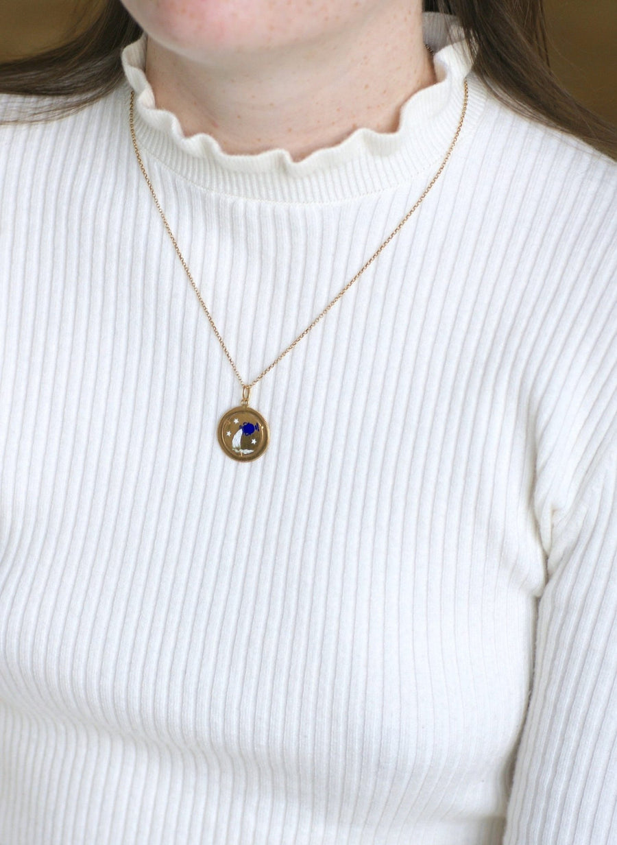 水瓶座メダルペンダント、ゴールドとエナメル - Galerie Pénélope