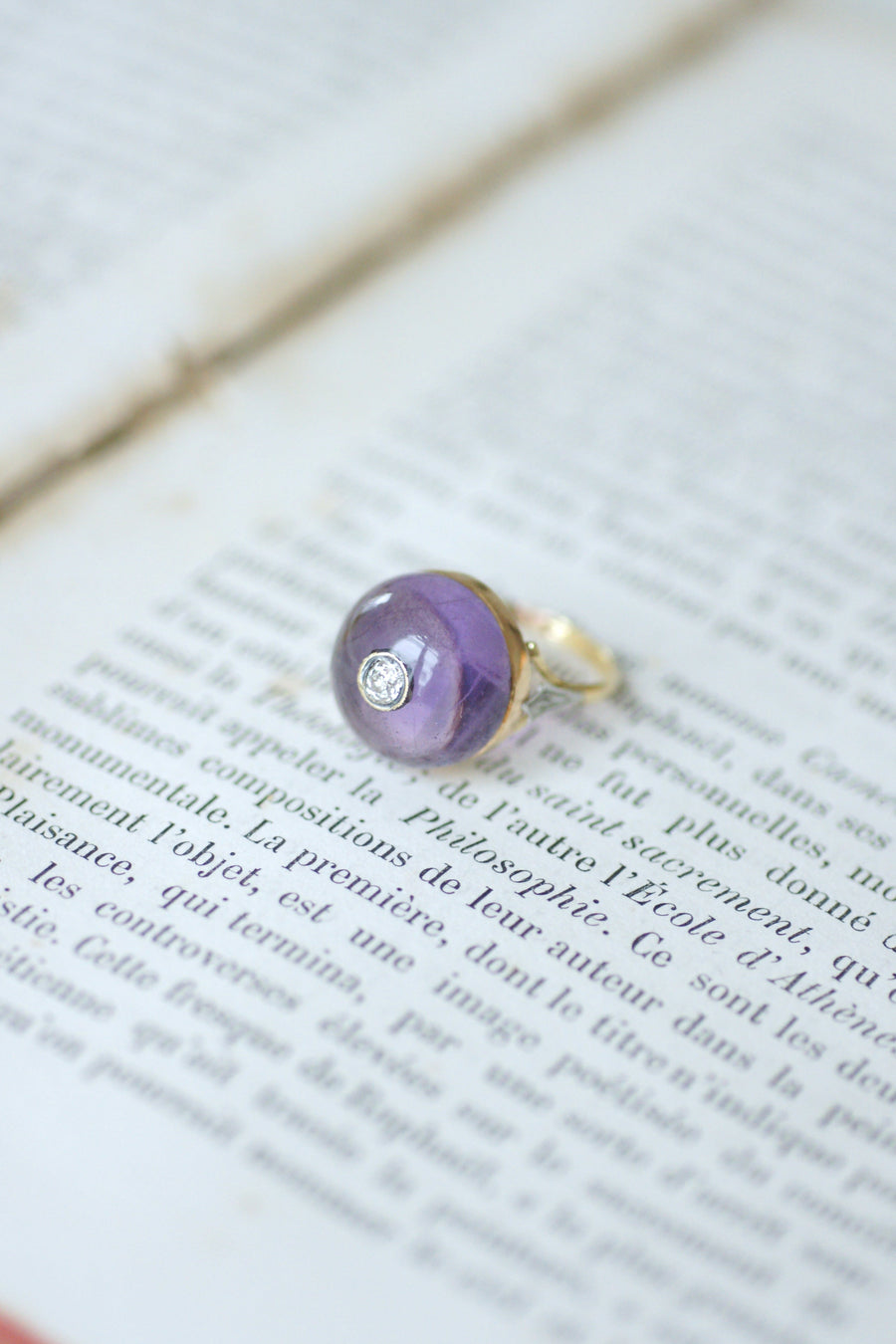 Bague Art Déco Cabochon d'Améthyste et Diamant