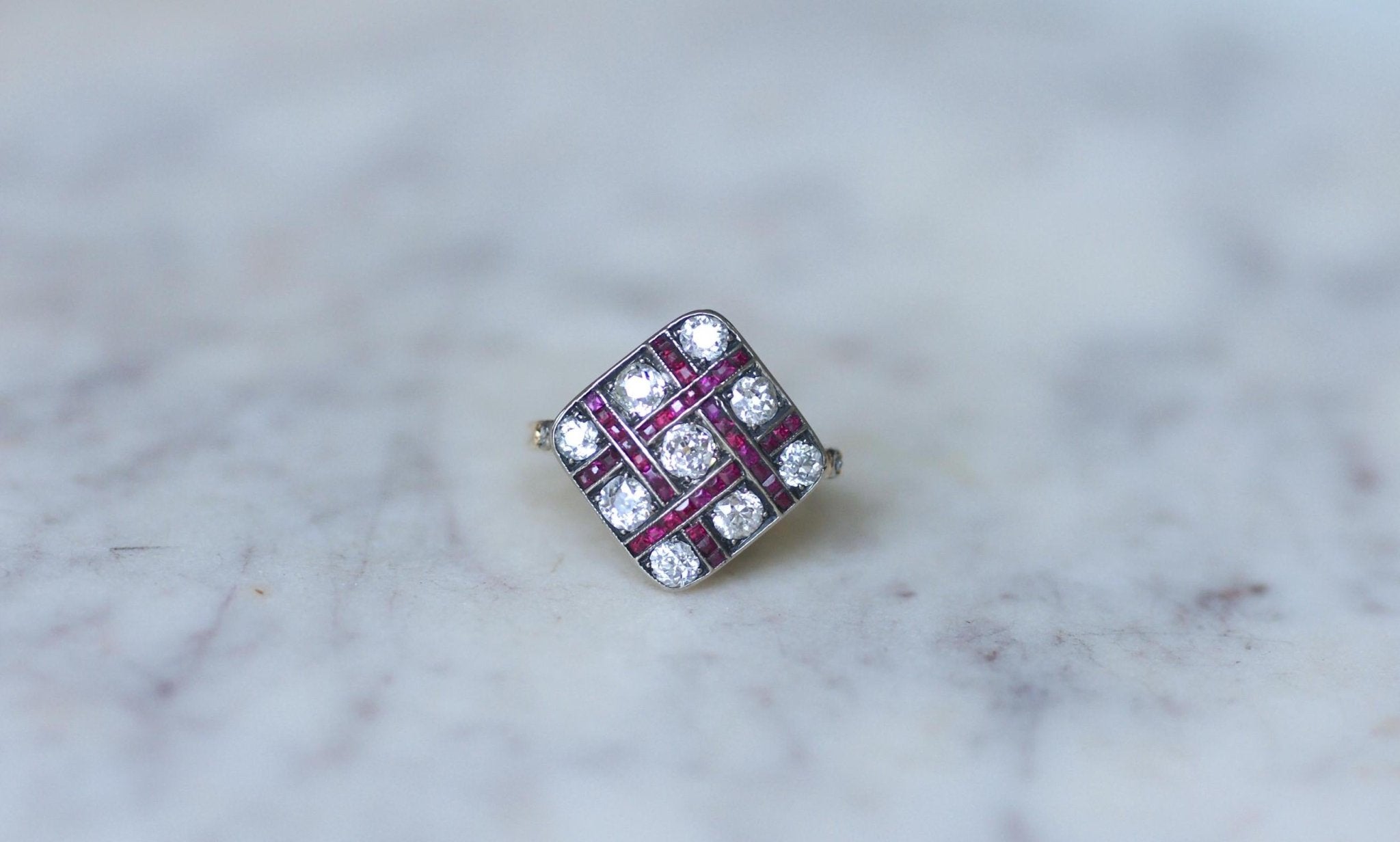 Bague Ancienne En Argent Massif 925 Avec Rubis - Taille 52 - Années 1920 - Style Jonc Déclaration - Occasion Vintage