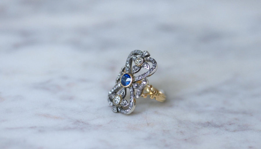 Bague Ancienne Saphir et Diamants sur Or Jaune et Argent - Galerie Pénélope