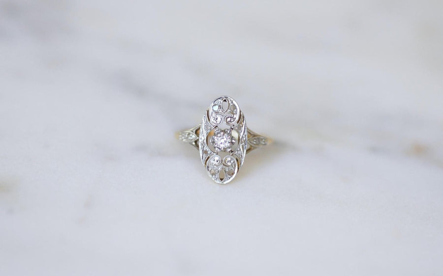 Bague Art Deco Arabesques Ovale Diamants - Galerie Pénélope