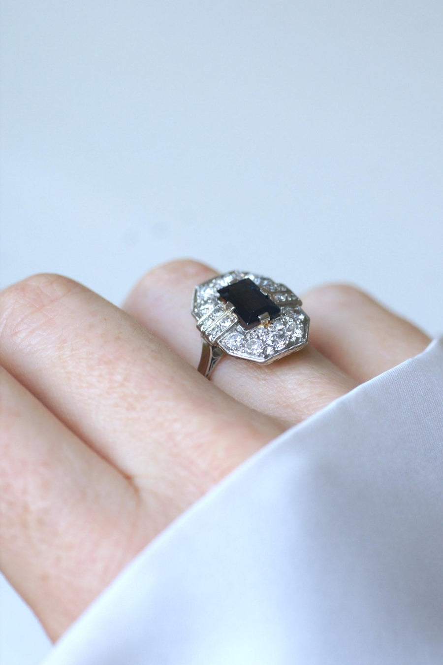 Bague Art Déco Diamants et Saphir Rectangulaire - Galerie Pénélope