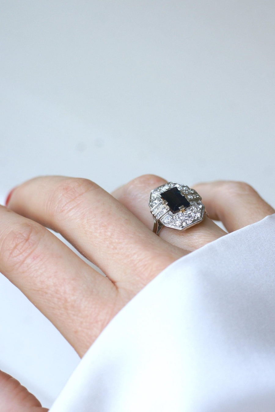 Bague Art Déco Diamants et Saphir Rectangulaire - Galerie Pénélope