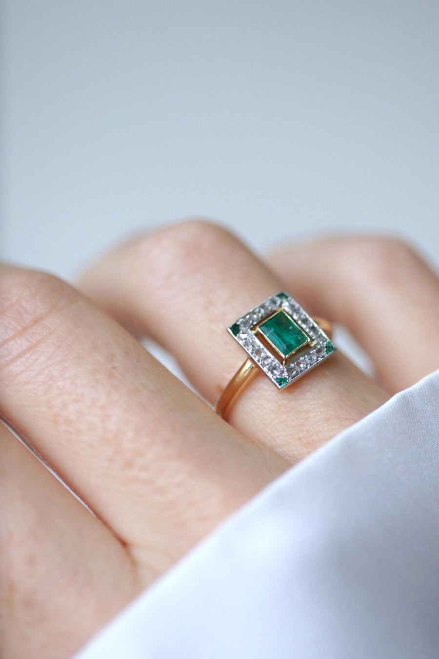 Bague Art Déco Emeraude et diamants - Galerie Pénélope